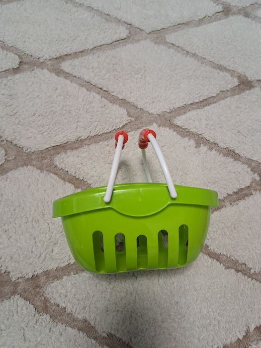 Детска дъска за гладене + ютия +две кошници за пазаруване