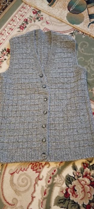 Veste din lana tricotate manual