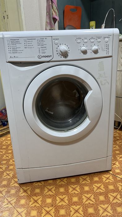 Стиральная машина Indesit б/у