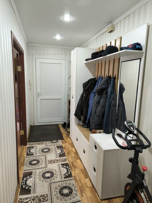 Продам 3 комн КВ на 1000 мелочей