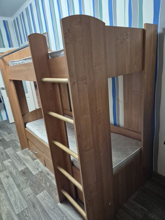 Кровать двухярусная