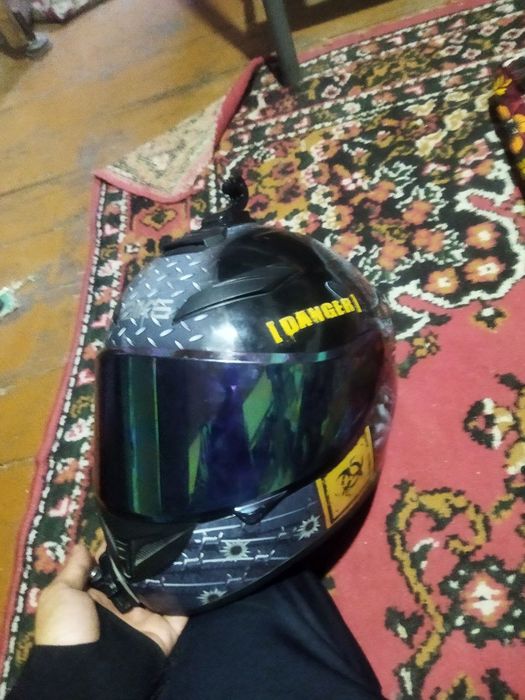 Moto shlem sotiladi faqat srochna