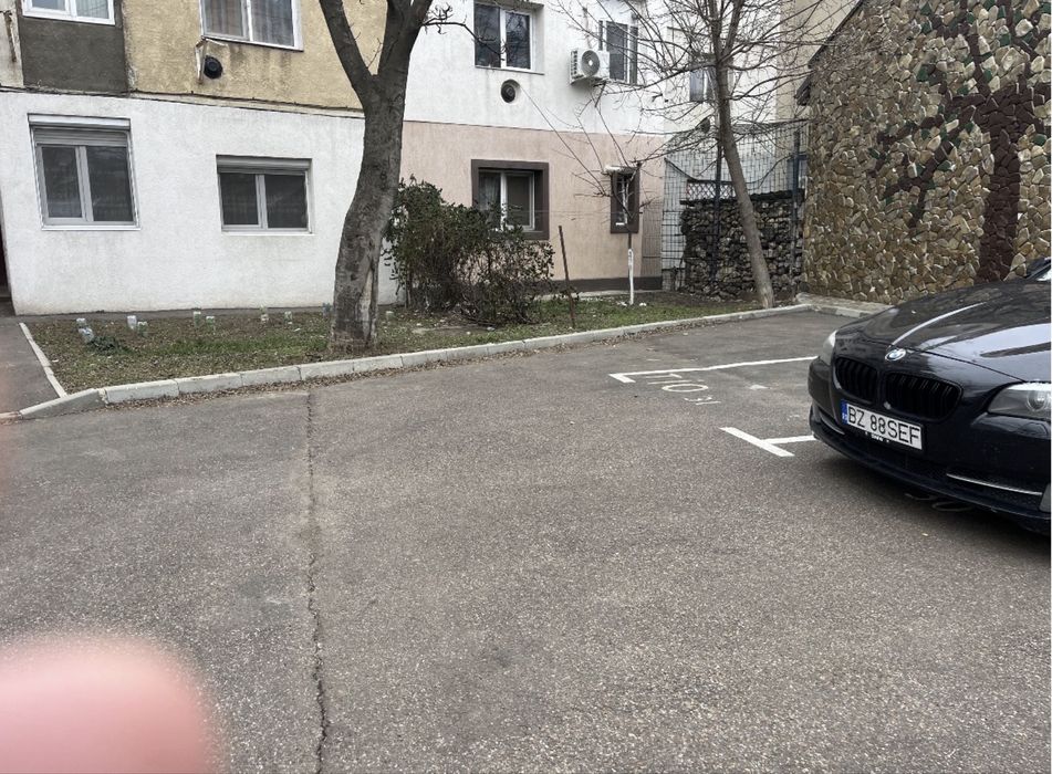 Vand garsoniera parter