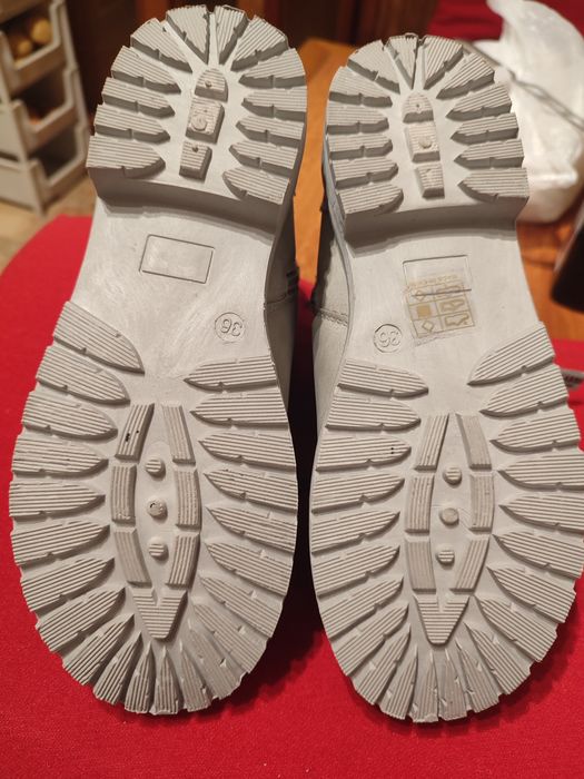 Нови сиви боти 35 номер