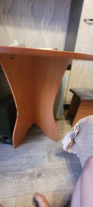 Продам Круглый стол
