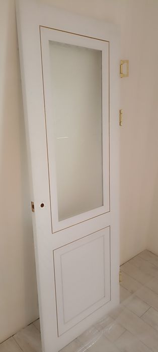 Продам межкомнатную дверь