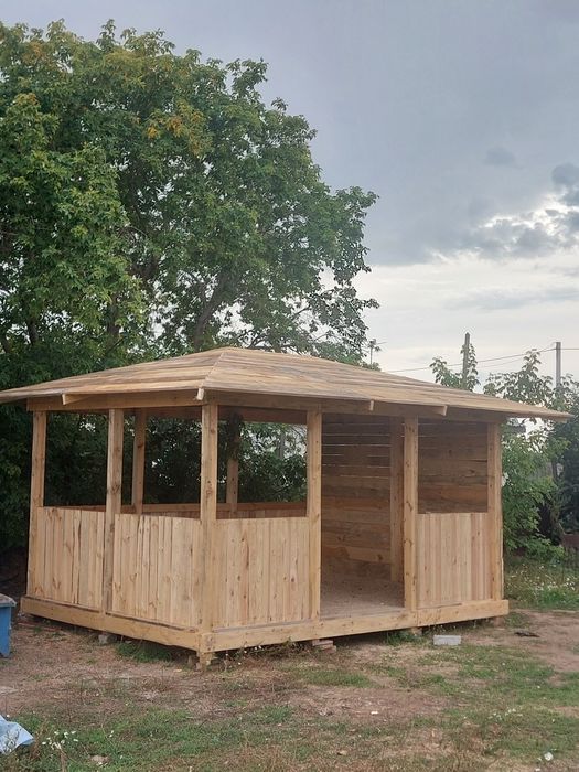Беседка дерево. 3×4. 800тыс.  Находится в софиевке.