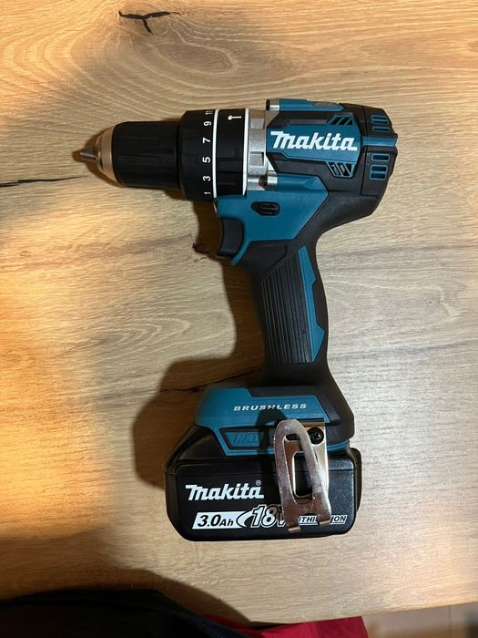Set încărcator Makita 18V, bormasina Makita DHP 484 și Makita DHP487