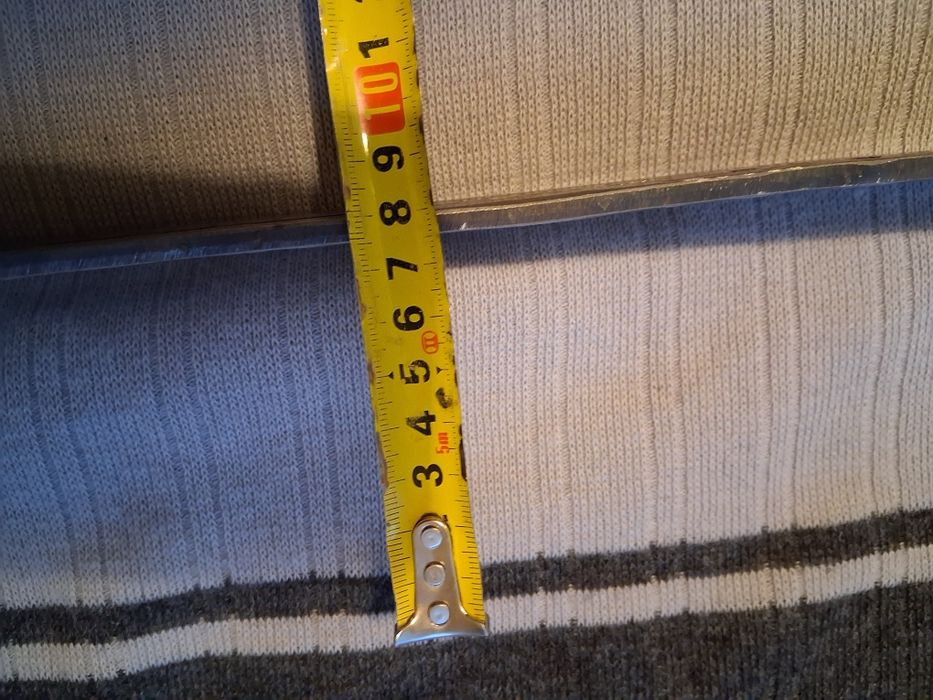 Продавам наж голям