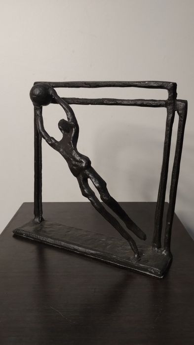 Метална статуетка – футболен вратар.