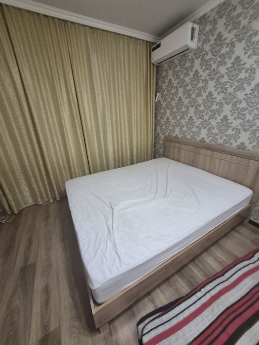 Продам двуспальную кровать