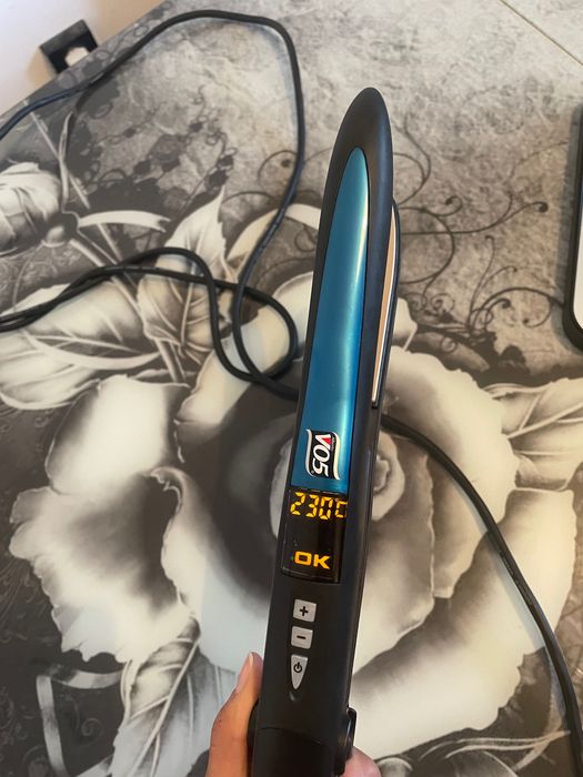 Преса за коса за исправяне и накъдраване