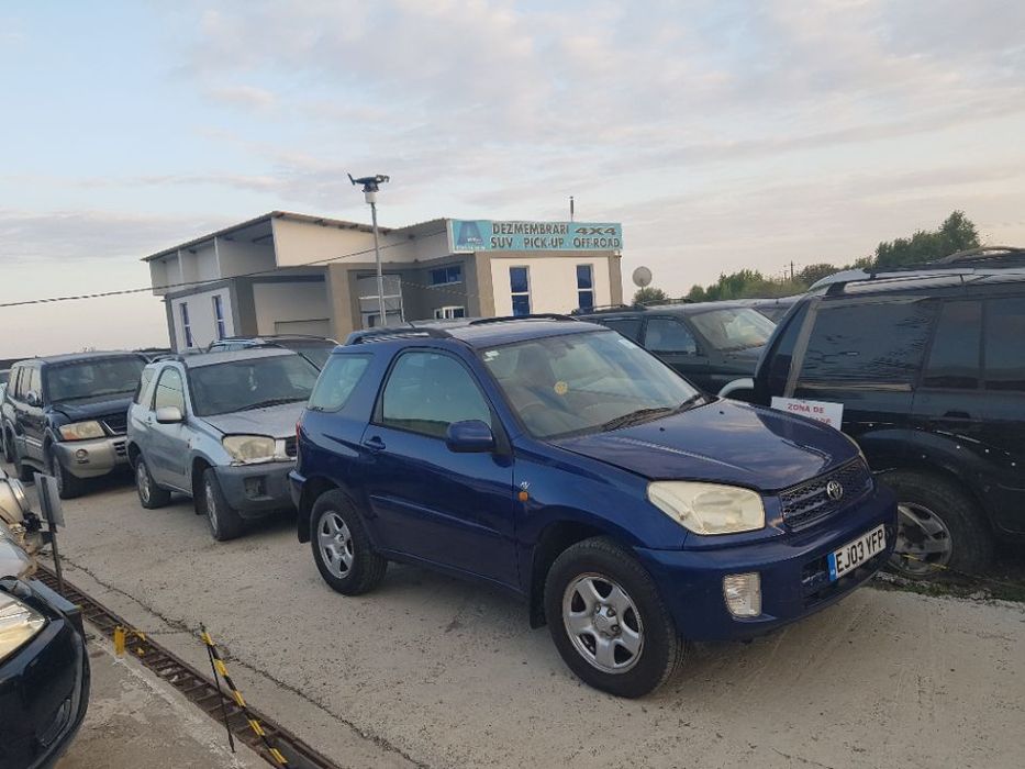 Dezmembrez Toyota Rav4 Gen2 motorizare 1.8b si 2.0d fabr 2001-2005
