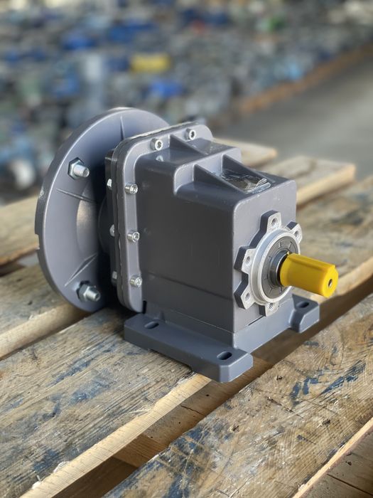 Нов съосен редуктор/мотор-редуктори