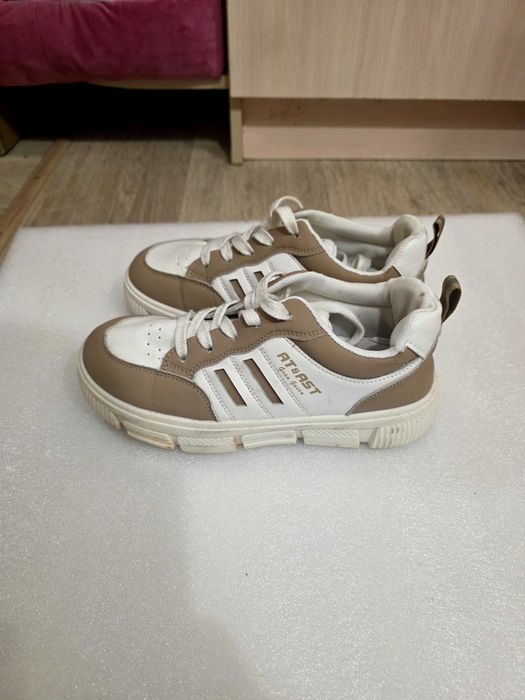 Кроссовки AT&AST размер 37