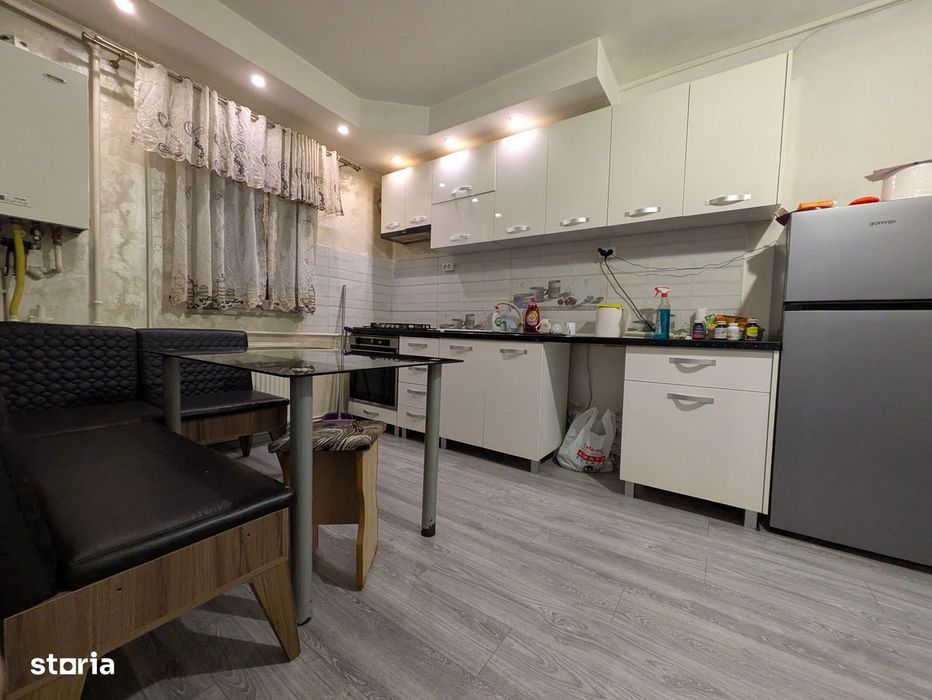 Apartament 3 camere, cochet și primitor, în spate la Cora