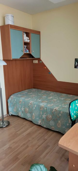 Бюро и шкаф/надстройка за детска стая