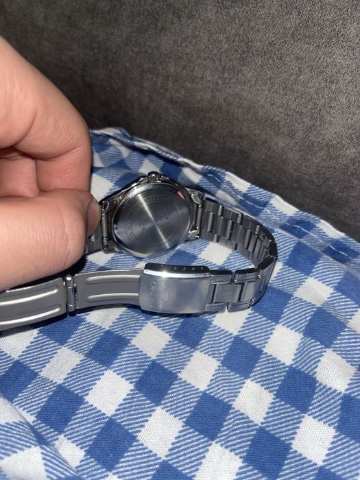 Продаю часы casio wr50m