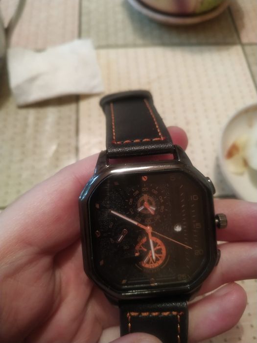 Продам новые часы
