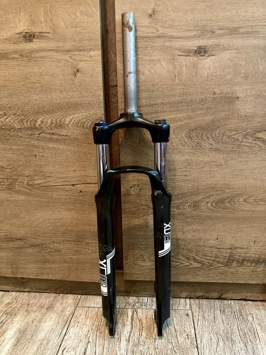 Вилка 27.5 Suntour XCM заключваща