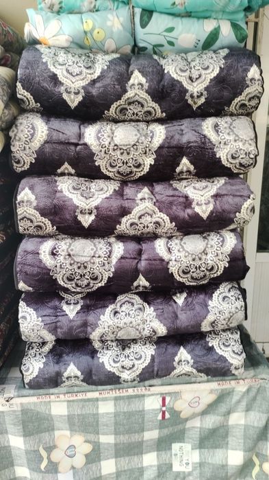 Ko'rpachalar toy paxta xar xil rasvetkada