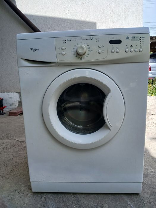 Vindem mașină automată de spălat rufe whirlpool clasa A +