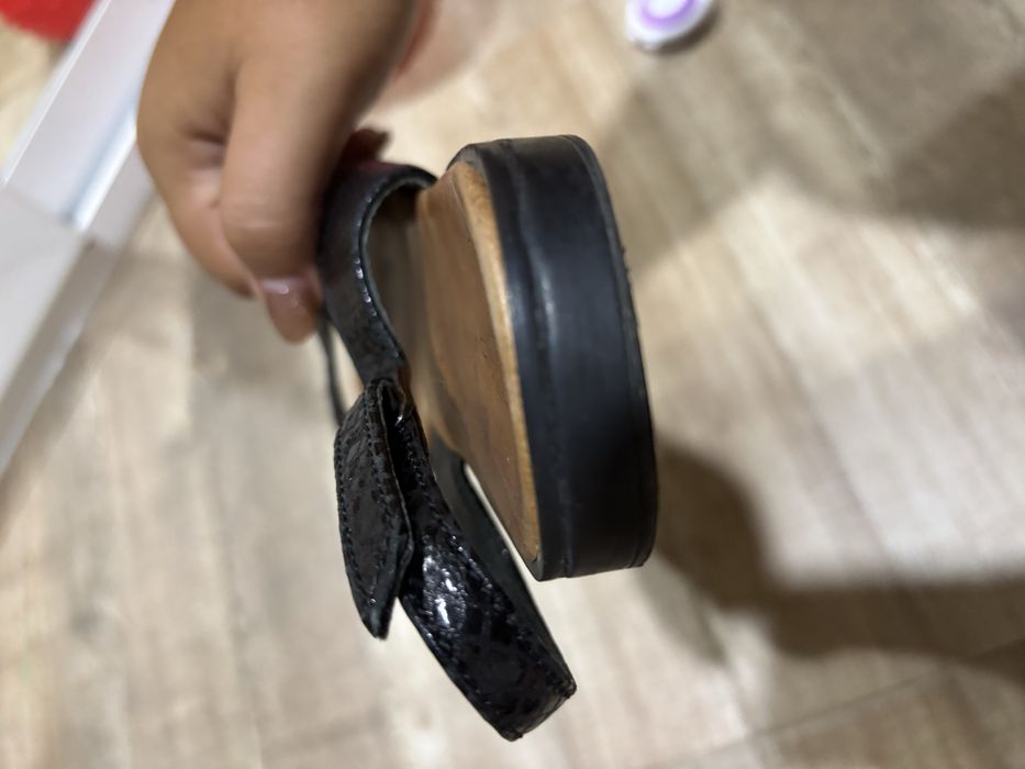 Дамски сандали естествена кожа