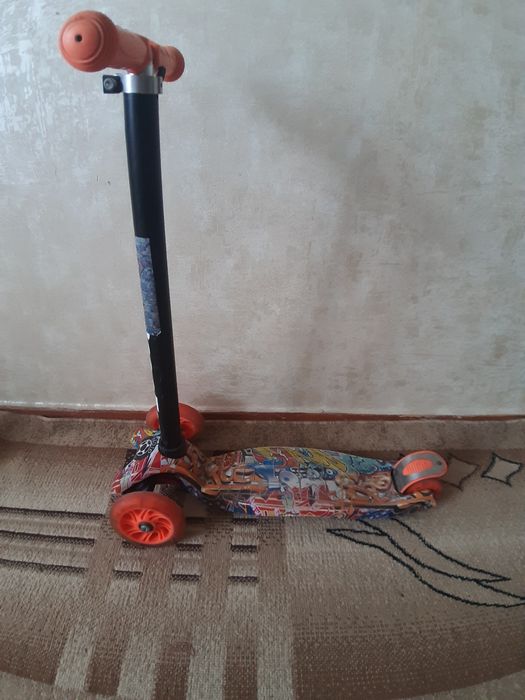 Продам самокат и пениборд