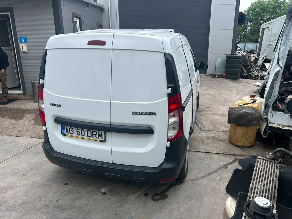 usi spate dacia doker 2017