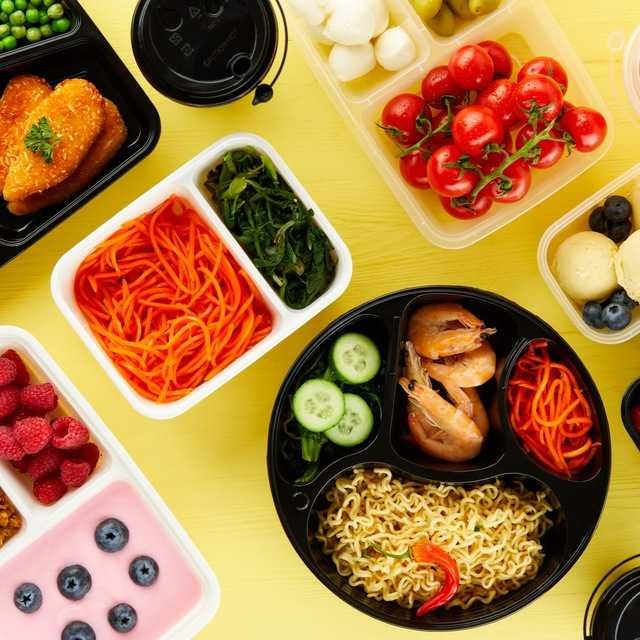 Одноразовые контейнеры с крышкой на 4 секции (1100 мл).