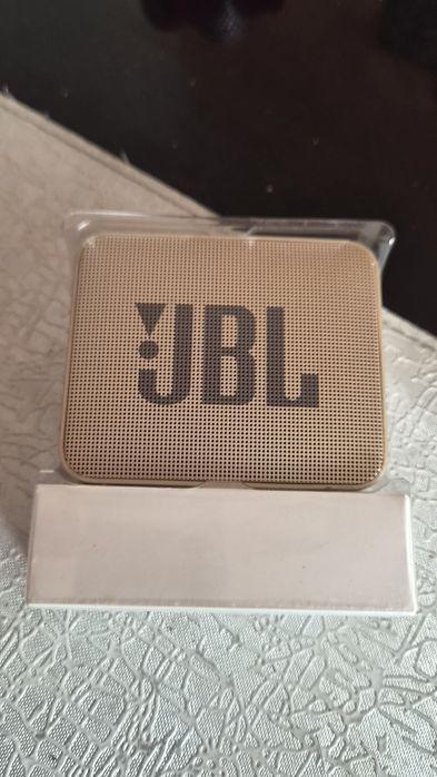 Тонколона JBL.   .