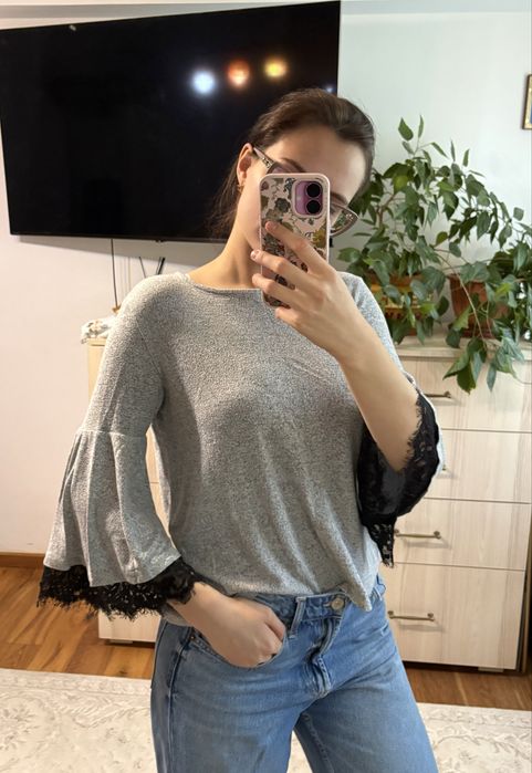 Pulover cu dantela neagra