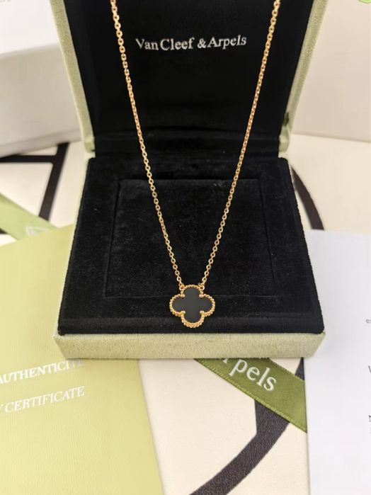 Колие  / обици Van Cleef & Arpels