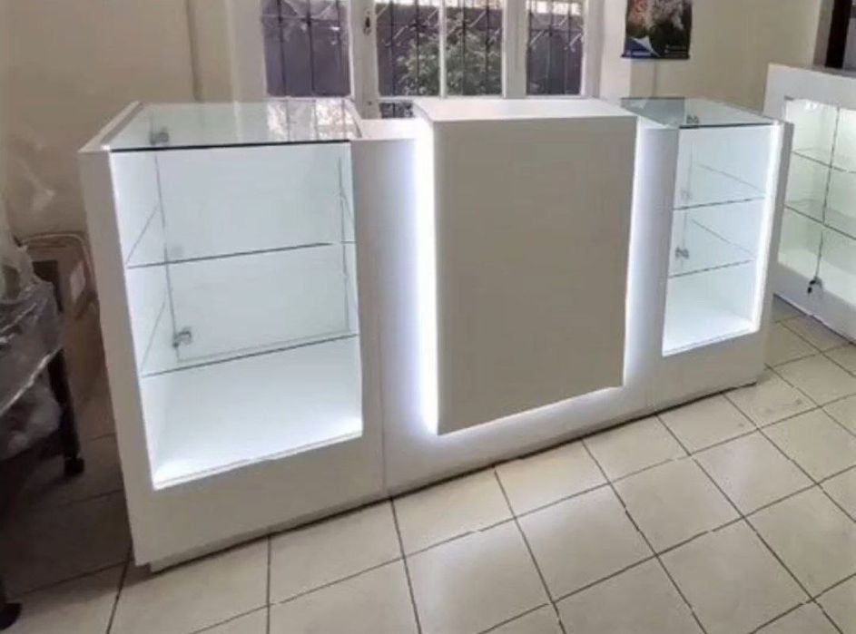 Vitrina mebel tayyorlaymiz.