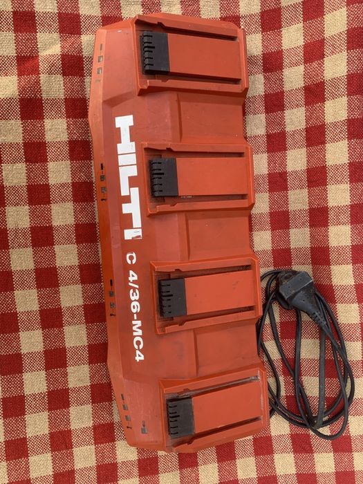 HILTI C4/36-MC4/220v-240v/7.2v-36v/90w/зарядна станция с 4 гнезда/