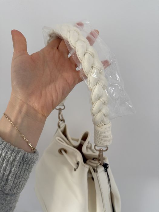 Бяла дамска чанта Laura Ashley с дълга и къса дръжка