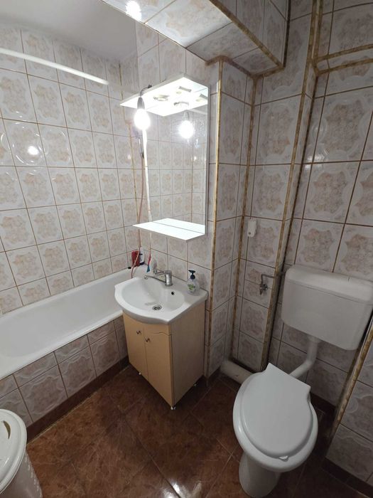 Vand apartament cu 3 camere zona Astra - Racadau