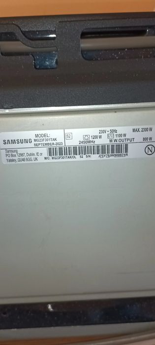 Cuptor microunde cu grill 800 Watts