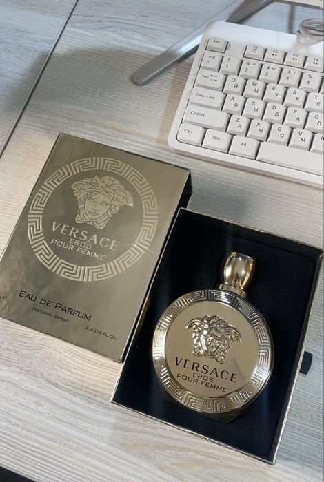 Versace atr eng zor tanlov