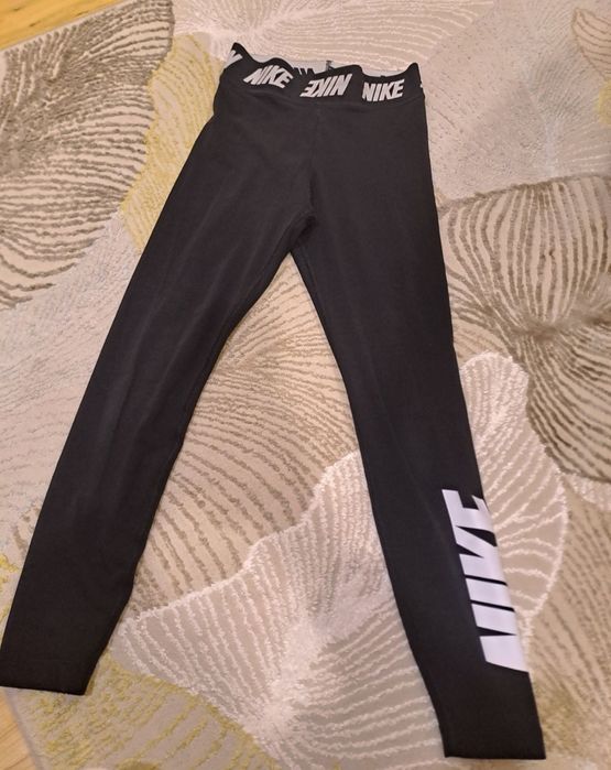 Оригинален NIKE екип xs размер