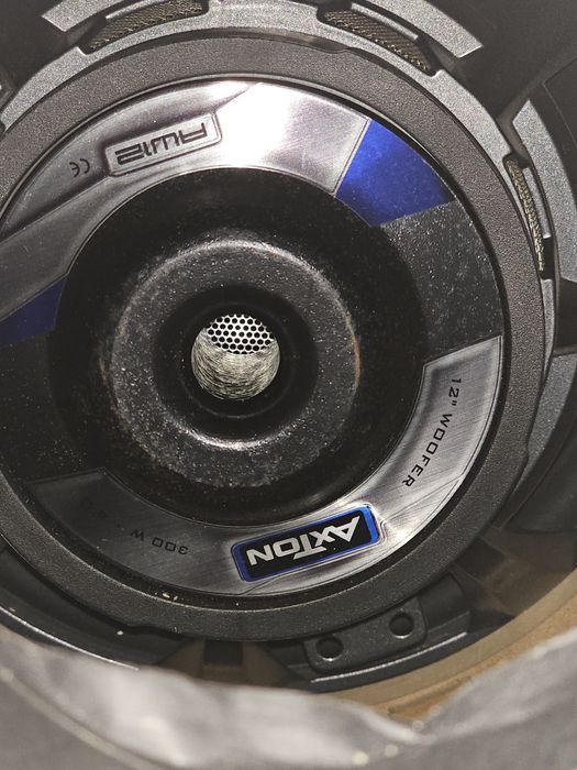 Vand subwoofer Axton
