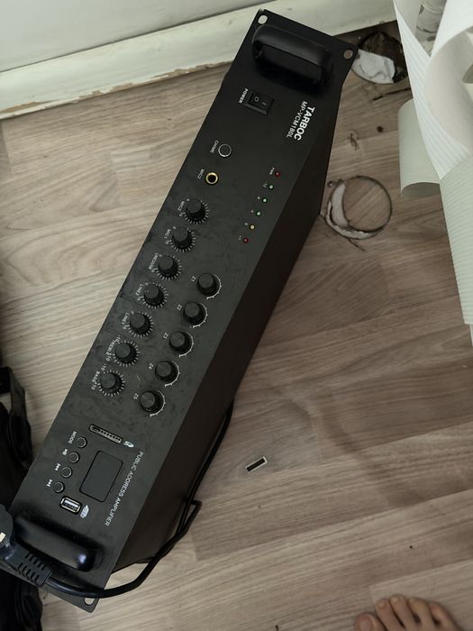 Трансляционный усилитель с колонками