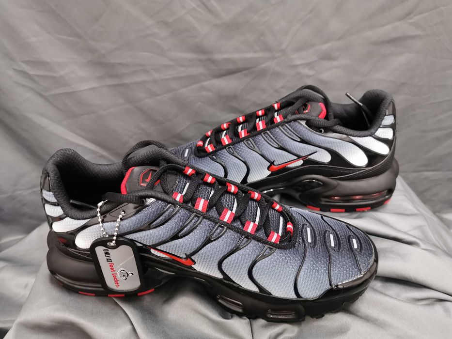 Обувки Nike / Air Max Plus 'Black-Red' +КУТИЯ