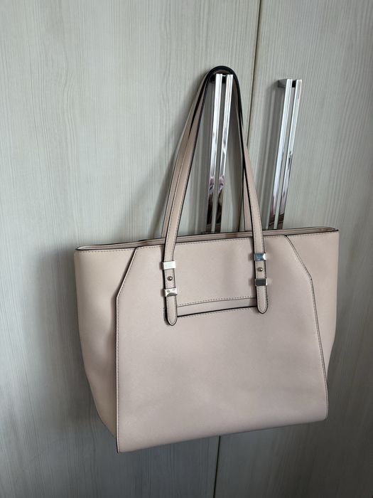 Дамска чанта Guess