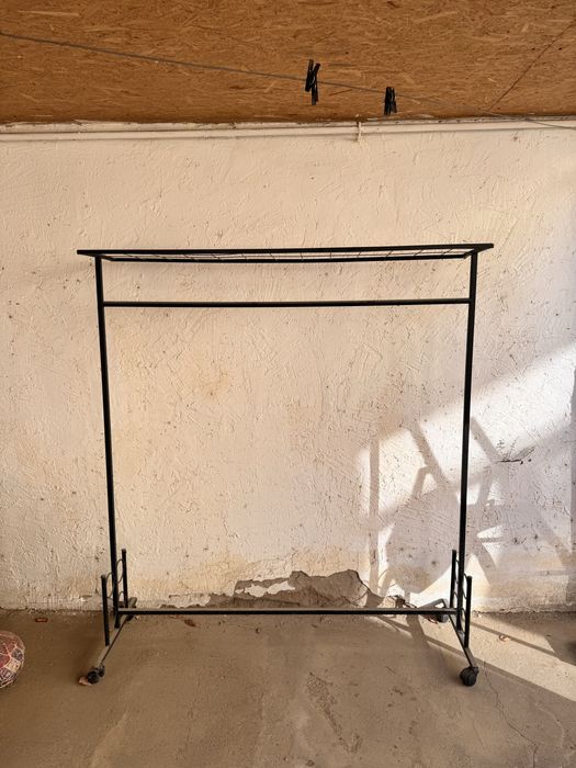 Продаю напольную вешалку