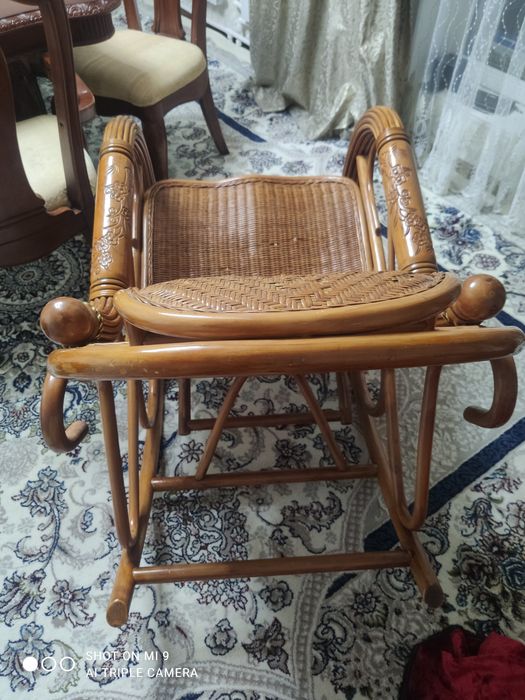 Продам кресло качалка