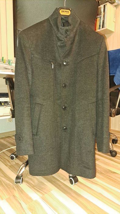 Мъжко палто размер S