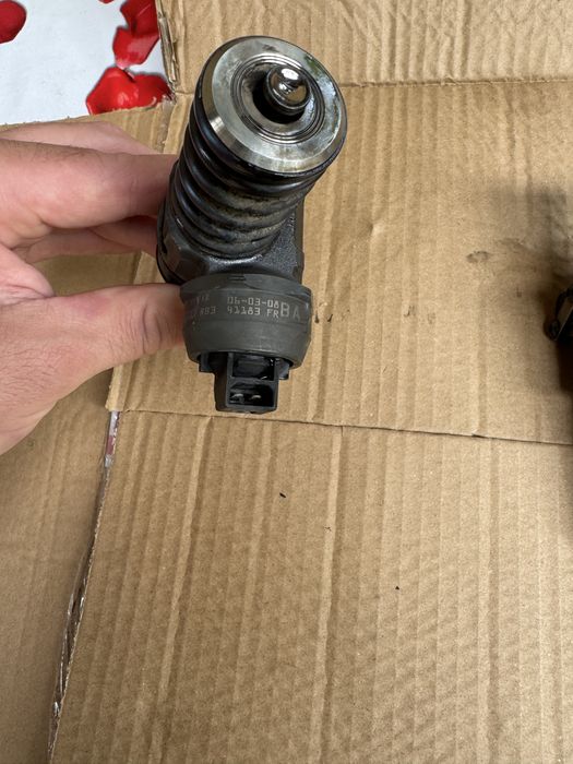 Injector/Injectoare BA Vw Passat B6 1.9 TDI BKC BXE BLS