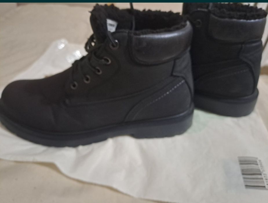 Продам  зимние ботинки