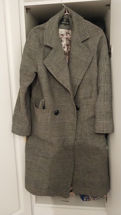 Қыстық пальто тізеден жоғары